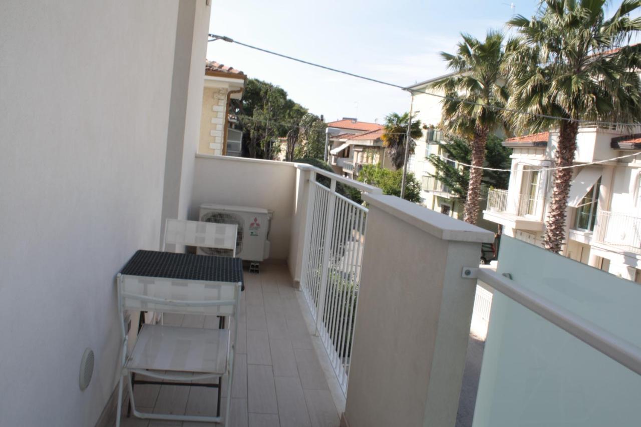 Casa Vacanze Aurora Centro リミニ エクステリア 写真
